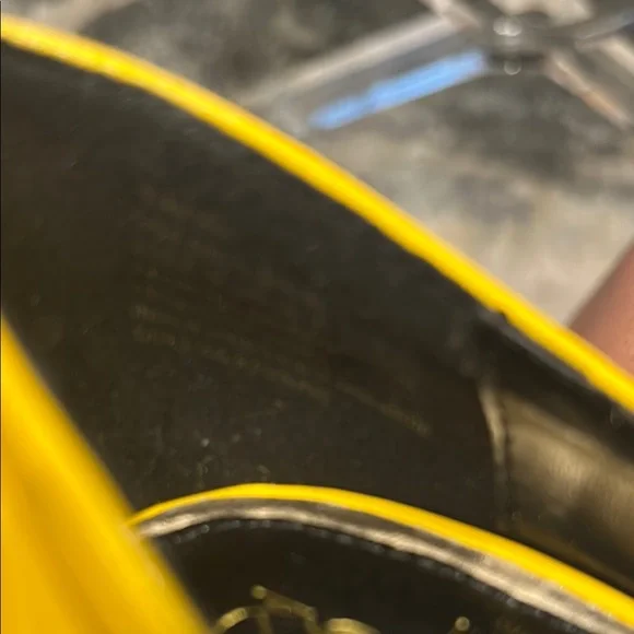 Scene Weaver Yellow and Gold Stiletto Heels with Serpent Embellishment nwot - Picture 7 of 10